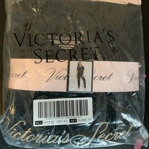 Victoria’s Secret long lounge Logo PJs